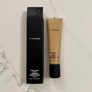 MAC Studio Sculpt SPF 15 Foundation NC42